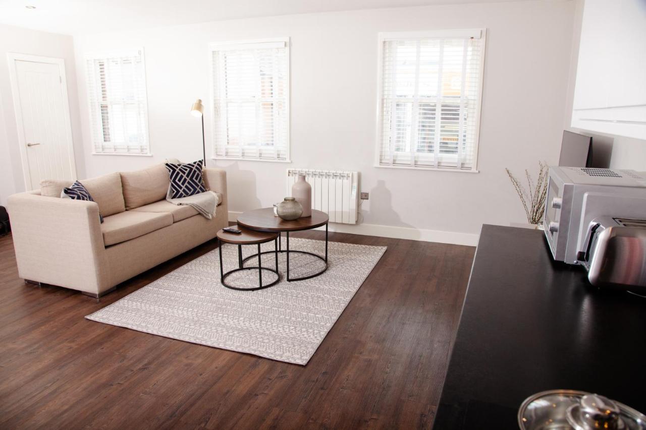 High Life Serviced Apartments - Old Town Swindon Dış mekan fotoğraf