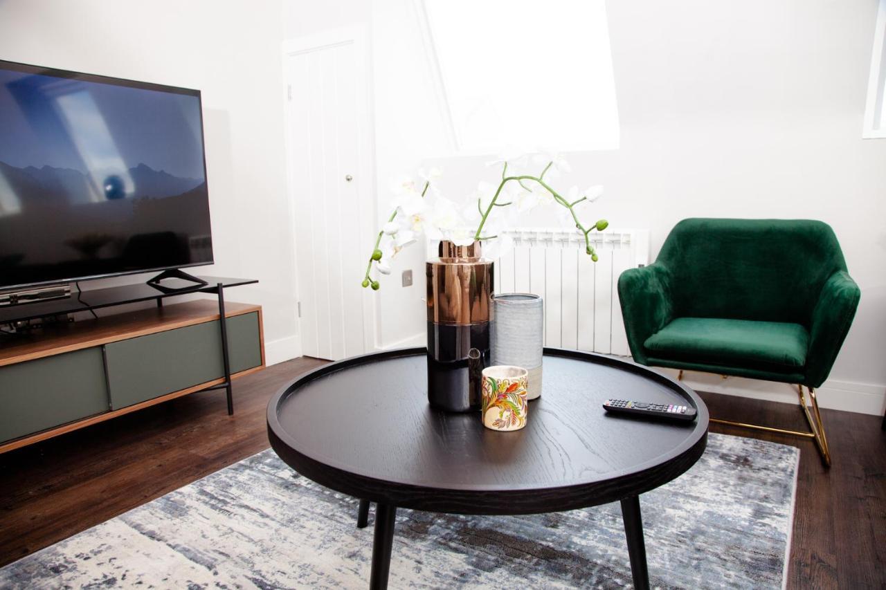 High Life Serviced Apartments - Old Town Swindon Dış mekan fotoğraf