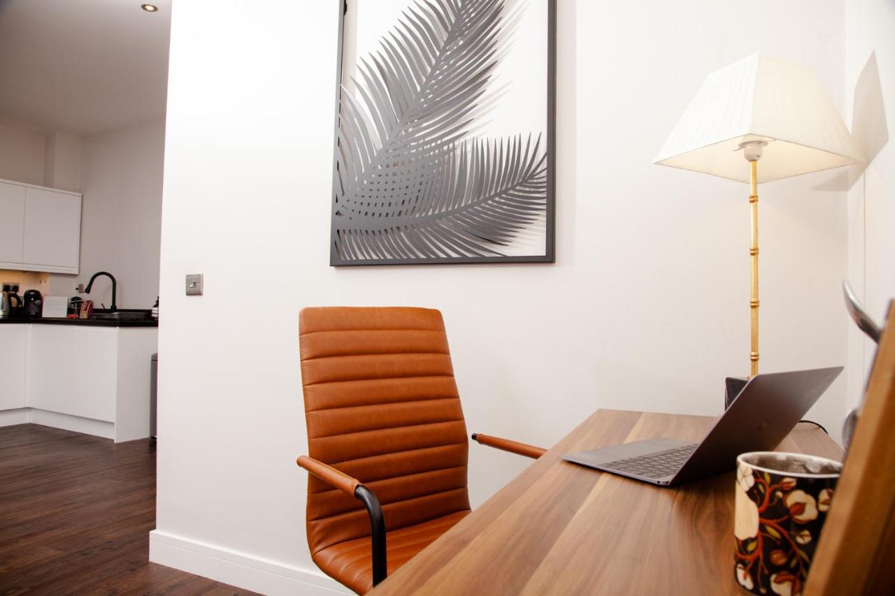 High Life Serviced Apartments - Old Town Swindon Dış mekan fotoğraf
